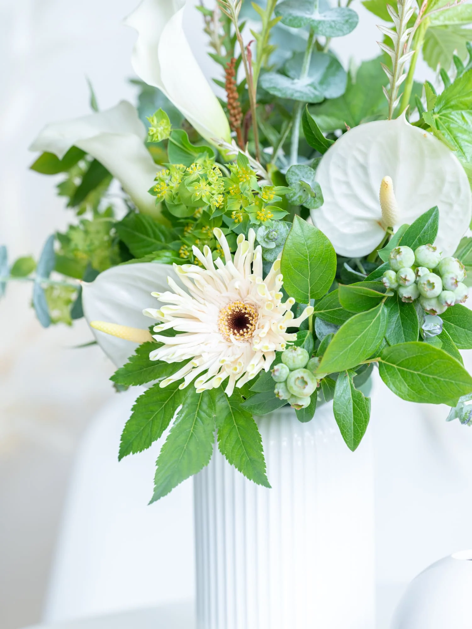 フローリストにおまかせ 季節の花束 M - グリーン&ホワイト - - Image 4
