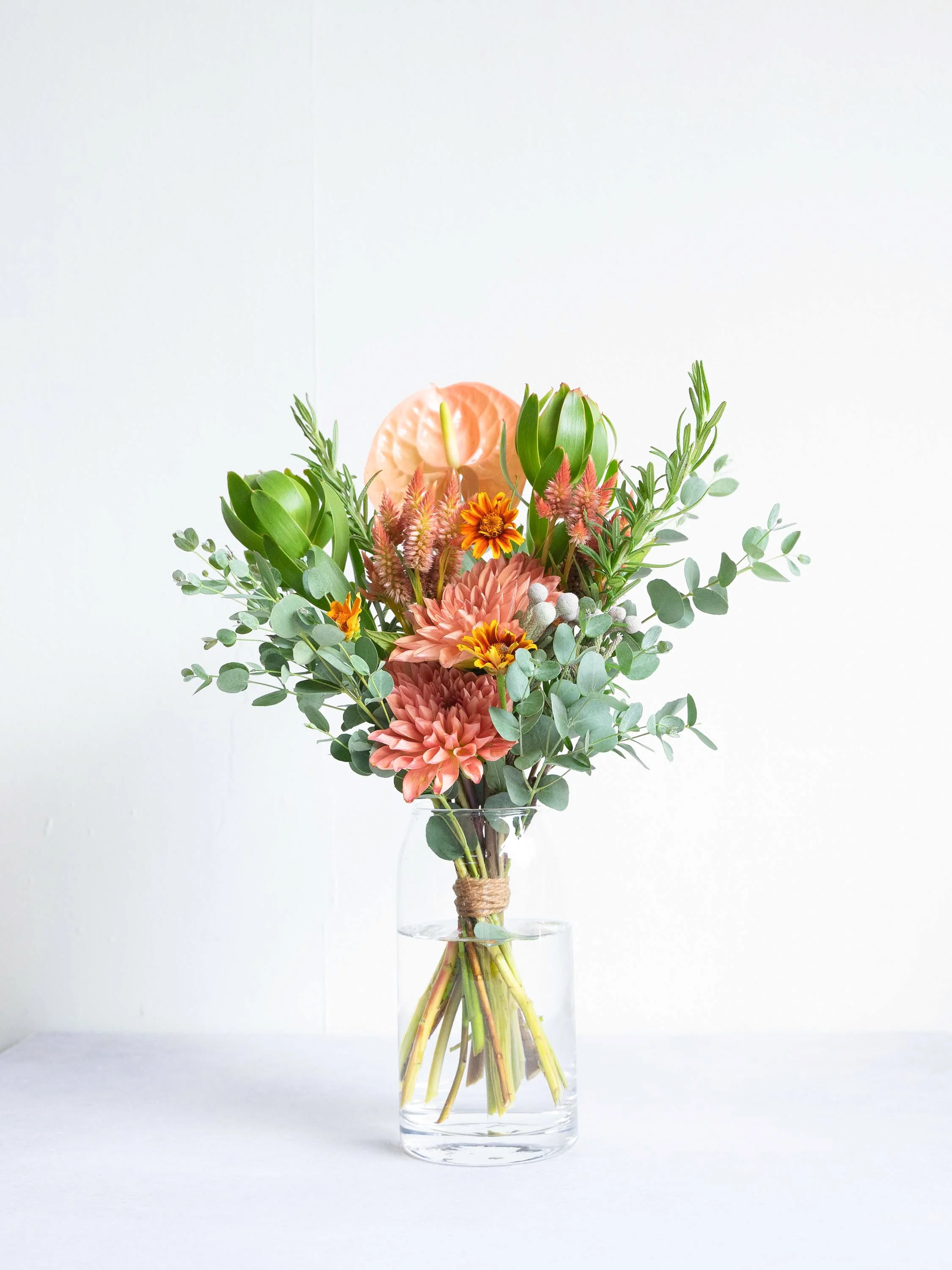 【誕生日ギフト】フローリストにおまかせ 季節の花束 M - オレンジ - - Image 18