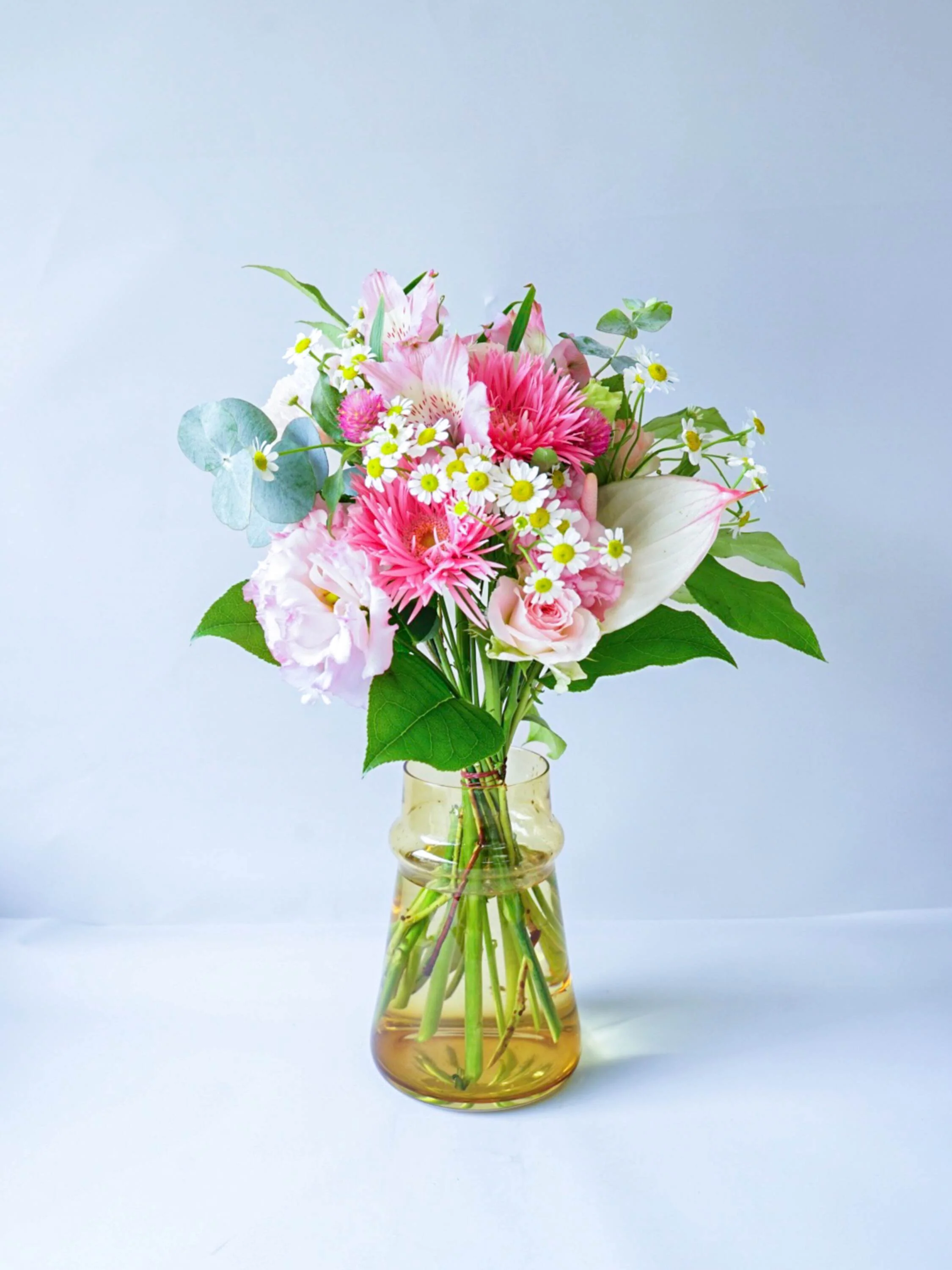 【誕生日ギフト】フローリストにおまかせ 季節の花束 M - ピンク - - Image 24