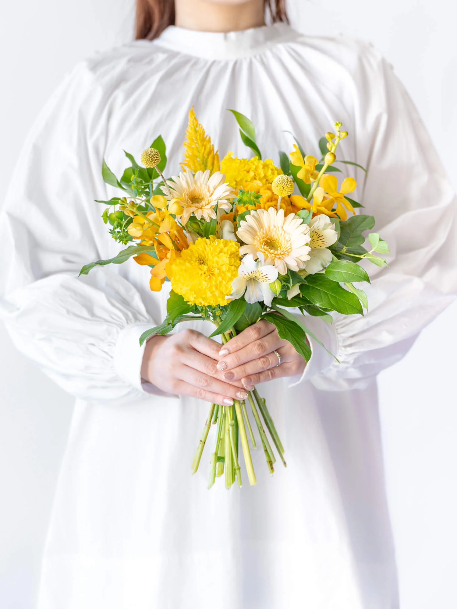 フローリストにおまかせ 季節の花束 M - イエロー - - Image 3