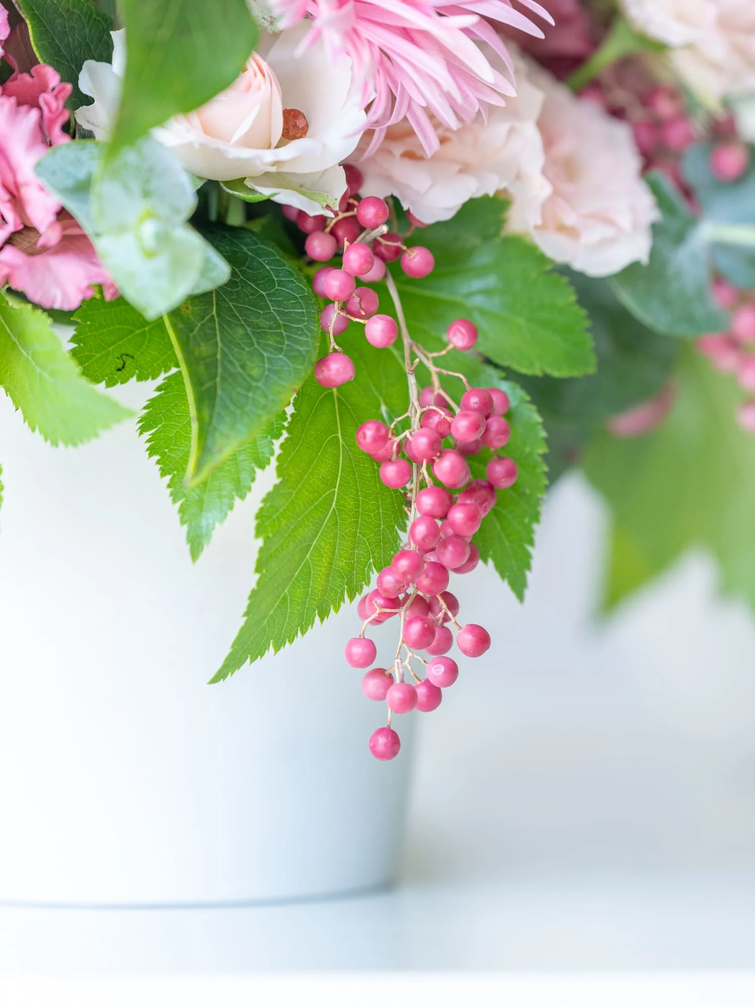 【誕生日ギフト】季節のおまかせ生花アレンジ M - ピンク - - Image 6