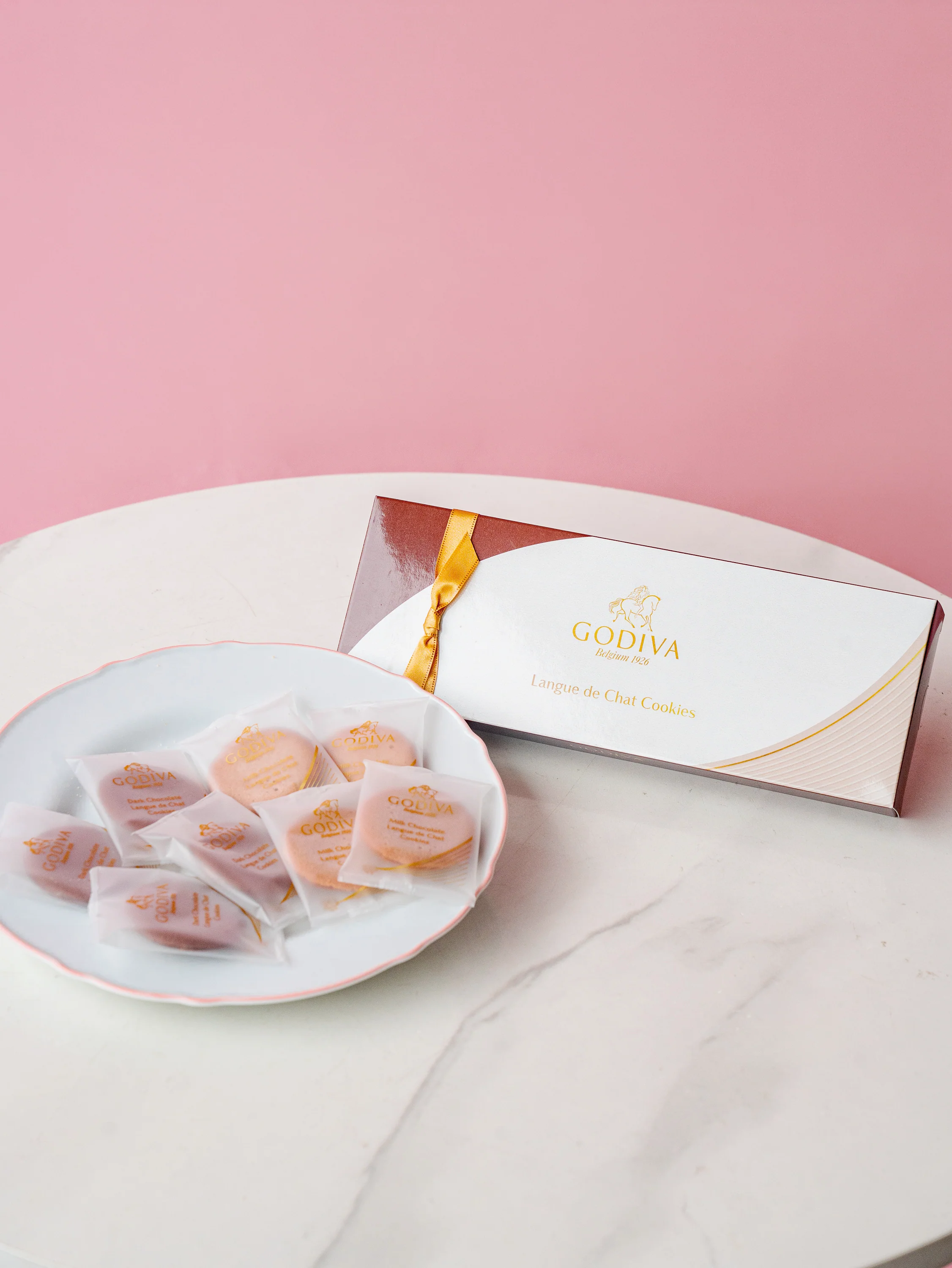 【母の日】GODIVA「ラングドシャクッキー アソートメント(8枚入)」とプリザーブドフラワーボックスのセット - Image 6